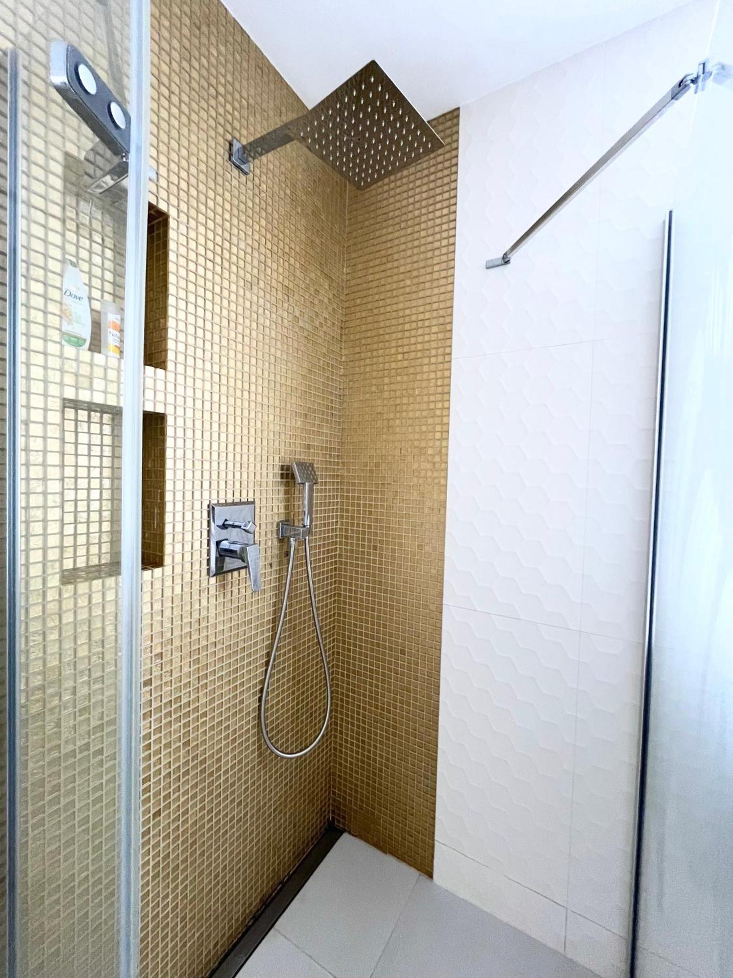 Luksusowy Apartament Z Jacuzzi By Jacek Budek Apartment Gdynia Exterior photo